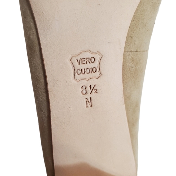 VanEli Tan Suede Scalloped Block Pump Heels - Picture 8 of 8